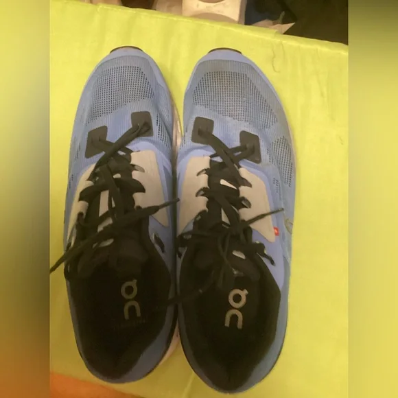 - OC  sneakers Sz 11 - Picture 4 of 11